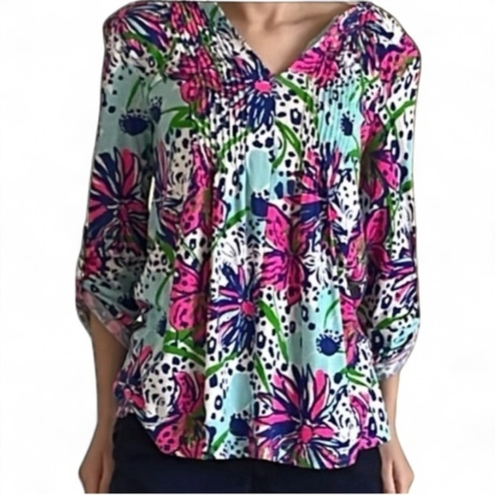 Lilly Pulitzer Braylen In The Garden 3/4 sleeve knit top, XS. Blue, pink, white
